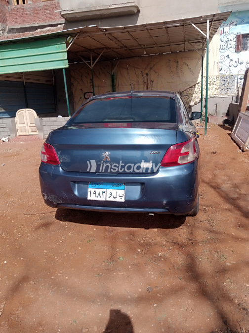 Peugeot 301 2016 Blue Automatic Used for Sale in Greater Cairo ( Cairo + Giza) - 5