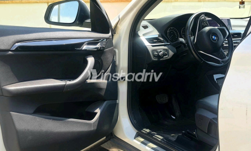 بي ام دبليو X1 2019 أبيض أوتوماتيك مستعملة للبيع في القاهرة الكبرى ( القاهرة - الجيزة) - 9