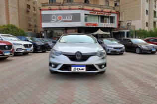 رينو ميجان 2021 فضي أوتوماتيك مستعملة للبيع في المعادى