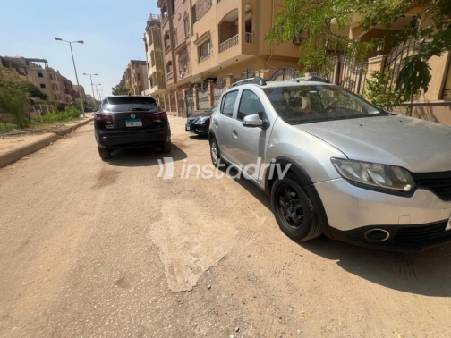 رينو سانديرو  ( ستيب  واى ) 2017 فضي أوتوماتيك مستعملة للبيع في الشروق - 3