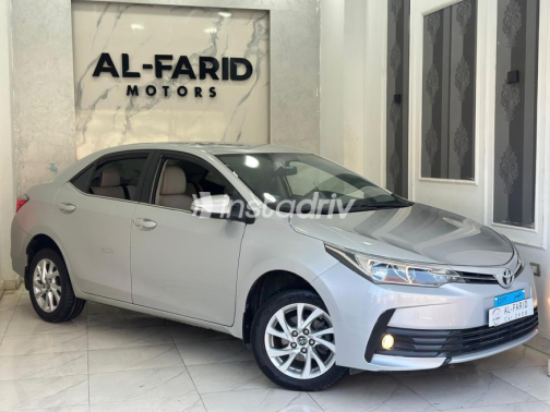 Toyota Corolla 2018 Silver Automatic Used for Sale in Greater Cairo ( Cairo + Giza) - 3