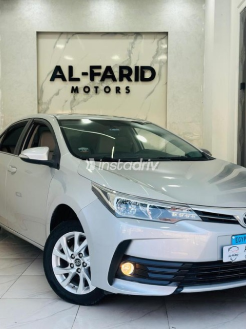 Toyota Corolla 2018 Silver Automatic Used for Sale in Greater Cairo ( Cairo + Giza) - 6