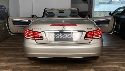 مرسيدس E 250 2014 ذهبي أوتوماتيك مستعملة للبيع في مصر الجديدة - 4