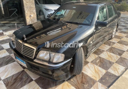 Mercedes C 180 2000 Black Automatic Used for Sale in Giza - 2