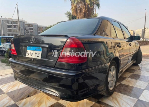 Mercedes C 180 2000 Black Automatic Used for Sale in Giza - 3