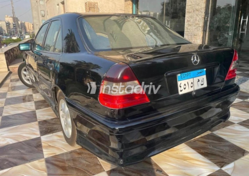 Mercedes C 180 2000 Black Automatic Used for Sale in Giza - 4