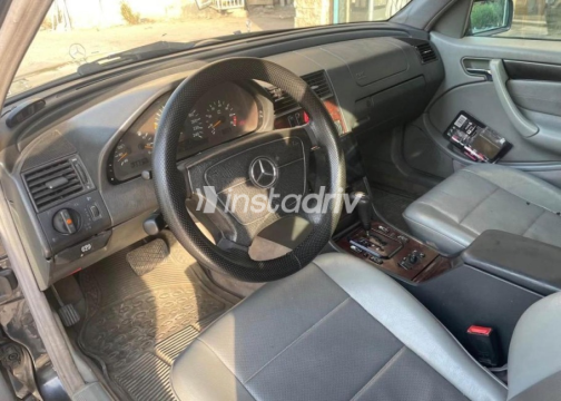 Mercedes C 180 2000 Black Automatic Used for Sale in Giza - 6