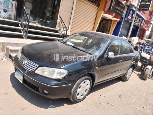 نيسان صنى 2008 أسود أوتوماتيك مستعملة للبيع في أسوان - 4