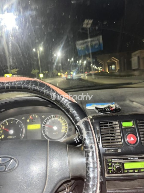 Hyundai Getz 2010 Silver Manual Used for Sale in Sharm el-Sheikh - 3