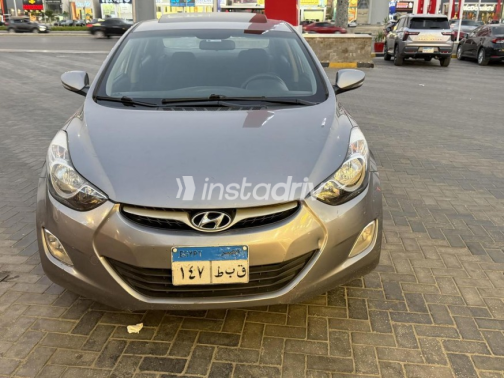 Hyundai Elantra 2013 Silver Automatic Used for Sale in Sheikh Zayed City - 1