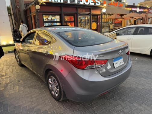 Hyundai Elantra 2013 Silver Automatic Used for Sale in Sheikh Zayed City - 6