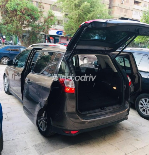 فورد جراند سى ماكس 2018 بني أوتوماتيك مستعملة للبيع في المعادى - 8
