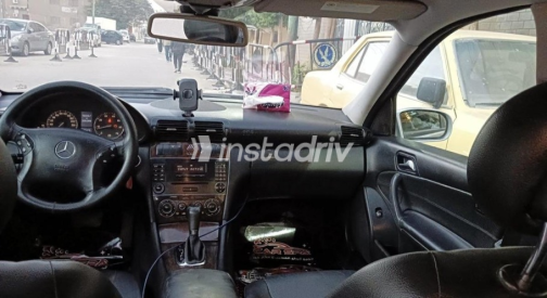 Mercedes C 180 2004 Silver Automatic Used for Sale in Cairo - 4
