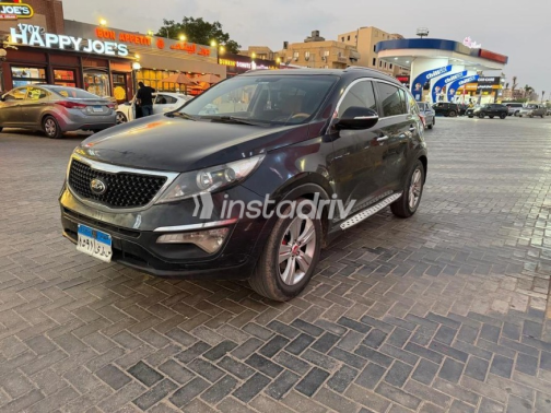Kia Sportage 2014 Black Automatic Used for Sale in Sheikh Zayed City - 3