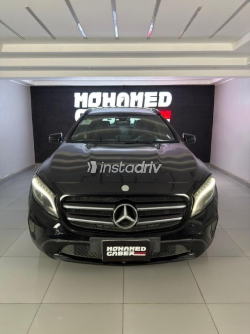 مرسيدس GLA 200 2016 أسود أوتوماتيك مستعملة للبيع في القاهرة - 1