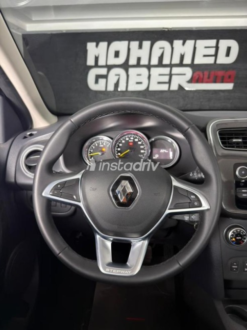 Renault Sandero Step Way 2022 Black Automatic Used for Sale in Cairo - 4
