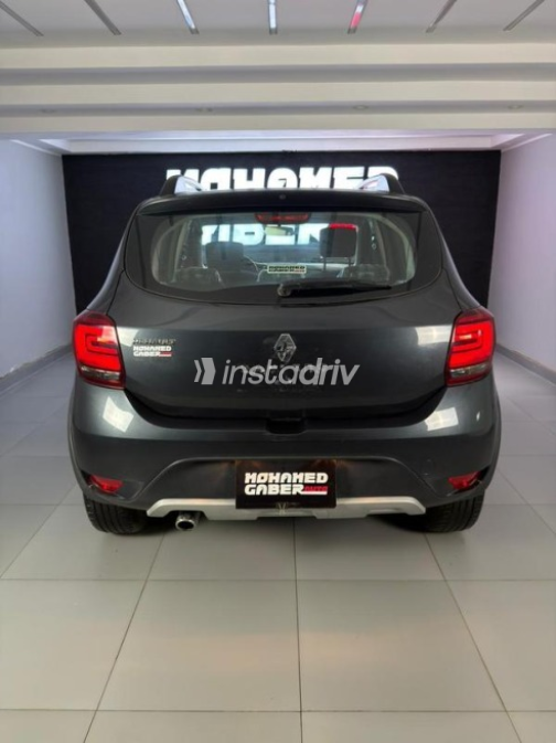 Renault Sandero Step Way 2022 Black Automatic Used for Sale in Cairo - 10