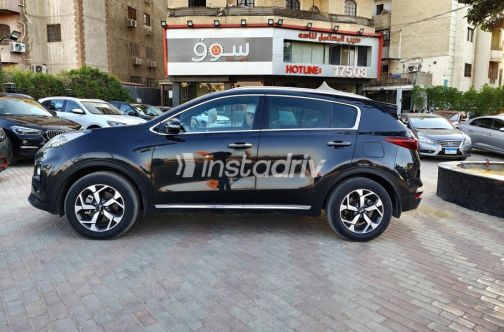 Kia Sportage 2020 Black Automatic Used for Sale in Maadi - 2