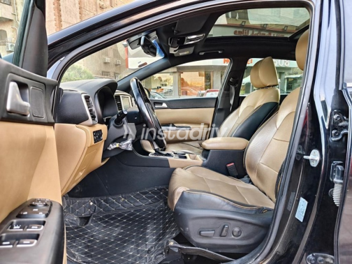 Kia Sportage 2020 Black Automatic Used for Sale in Maadi - 7