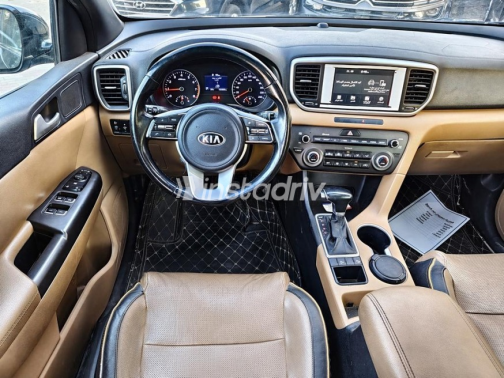 Kia Sportage 2020 Black Automatic Used for Sale in Maadi - 9
