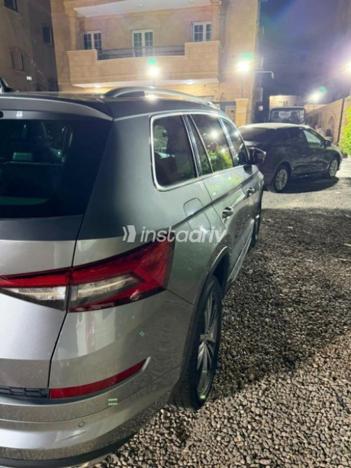 Skoda Kodiaq 2021 Silver Automatic Used for Sale in 10th of Ramadan - 3