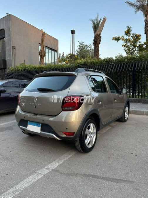 Renault Sandero Step Way 2021 Beige Automatic Used for Sale in Cairo - 1