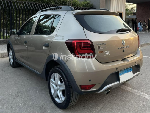 Renault Sandero Step Way 2021 Beige Automatic Used for Sale in Cairo - 4