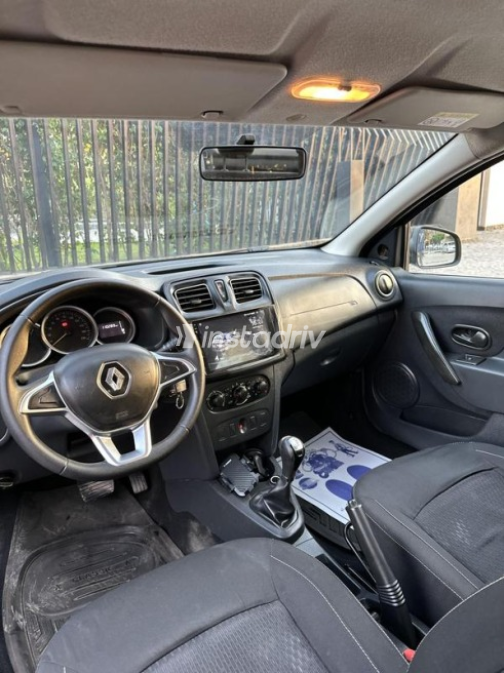 Renault Sandero Step Way 2021 Beige Automatic Used for Sale in Cairo - 6