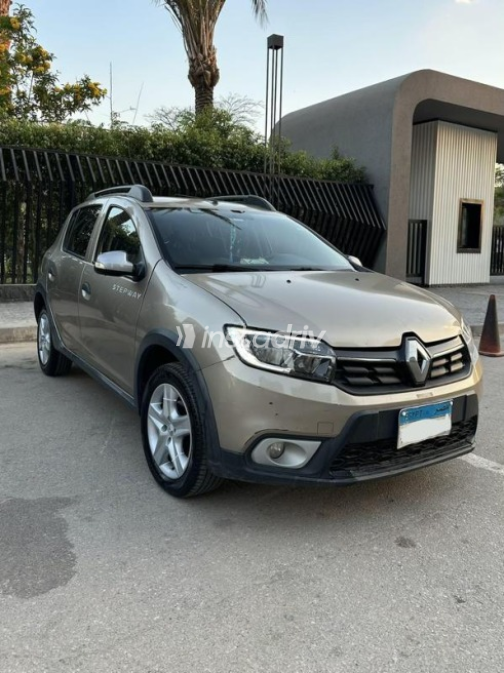 Renault Sandero Step Way 2021 Beige Automatic Used for Sale in Cairo - 8