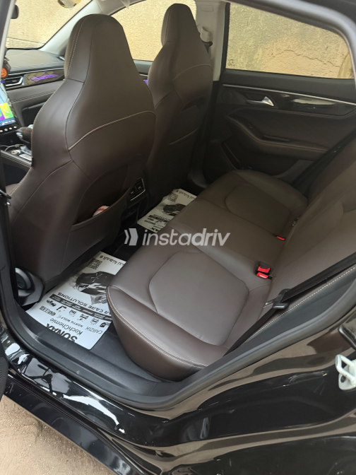 جاك J7 2025 أسود أوتوماتيك مستعملة للبيع في القاهرة الكبرى ( القاهرة - الجيزة) - 4