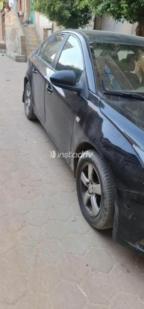 Chevrolet Cruze 2011 Black Automatic Used for Sale in Obour City - 2