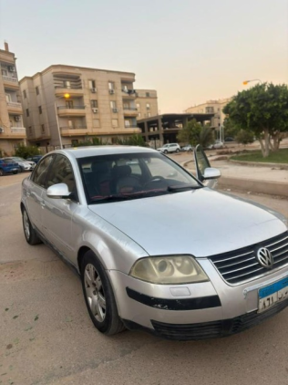 فولكس فاغن باسات 2005 فضي يدوي مستعملة للبيع في العبور