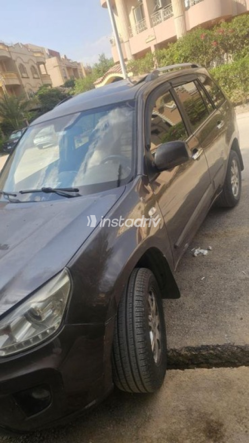 Chery Tiggo 3 2017 Brown Automatic Used for Sale in Cairo - 3