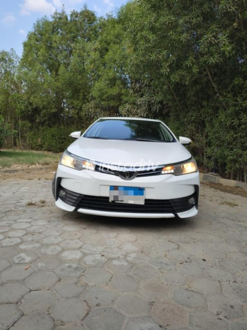 Toyota Corolla 2018 White Automatic Used for Sale in Sheikh Zayed City - 1