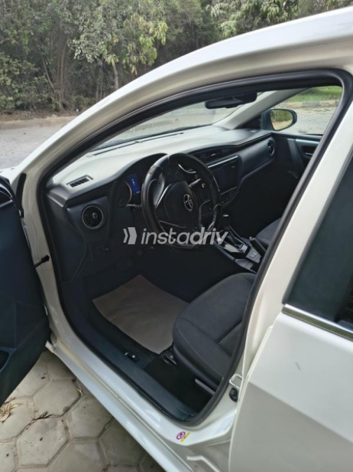 Toyota Corolla 2018 White Automatic Used for Sale in Sheikh Zayed City - 6