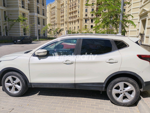 Nissan Qashqai 2019 White Automatic Used for Sale in Greater Cairo ( Cairo + Giza) - 3