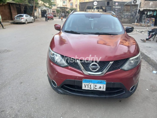 Nissan Qashqai 2017 Dark Red Automatic Used for Sale in Cairo - 2