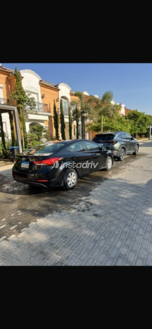 هيونداي إلنترا ام دى 2015 أسود أوتوماتيك مستعملة للبيع في القاهرة - 1