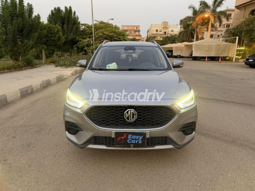 ام جى ZS 2024 رمادي أوتوماتيك مستعملة للبيع في القاهرة - 3