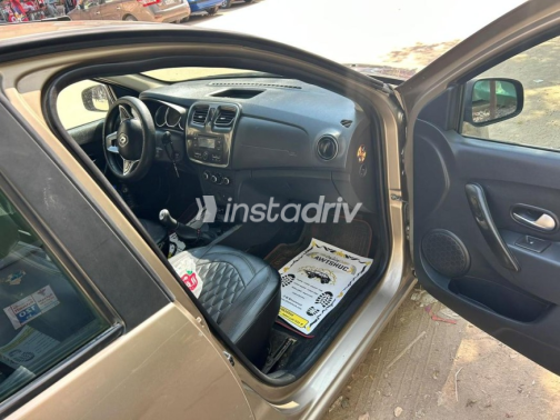 Renault Logan 2020 Gold Manual Used for Sale in Pyramids Gardens - 5