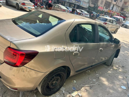 Renault Logan 2020 Gold Manual Used for Sale in Pyramids Gardens - 7