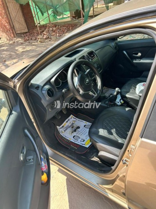 Renault Logan 2020 Gold Manual Used for Sale in Pyramids Gardens - 8
