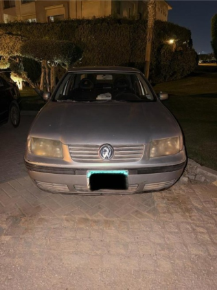 فولكس فاغن بورا 2002 فضي أوتوماتيك مستعملة للبيع في مدينة الشيخ زايد