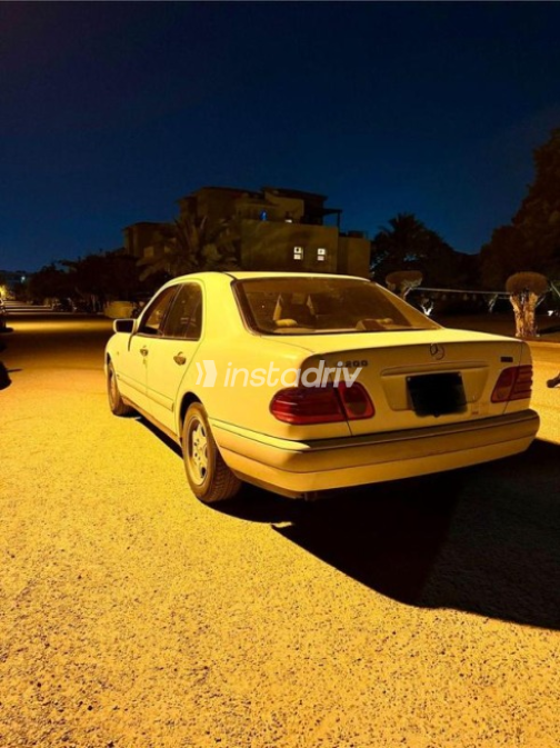 مرسيدس E 200 1997 أبيض أوتوماتيك مستعملة للبيع في مدينة الشيخ زايد - 4