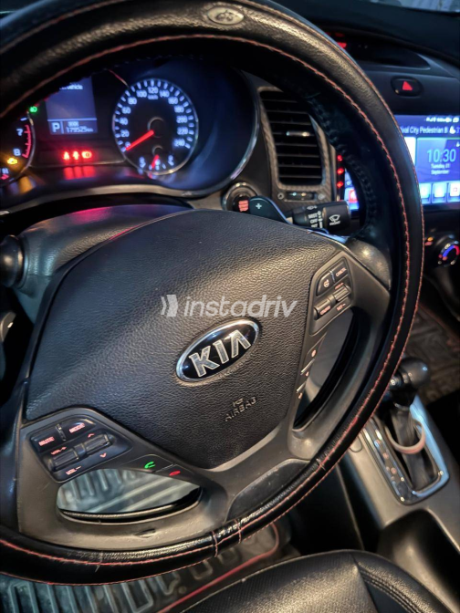 Kia Cerato 2016 Silver Automatic Used for Sale in Greater Cairo ( Cairo + Giza) - 4