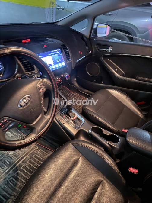Kia Cerato 2016 Silver Automatic Used for Sale in Greater Cairo ( Cairo + Giza) - 7