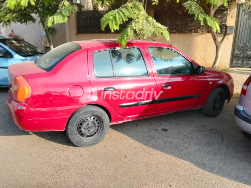 Renault Clio 2001 Red Manual Used for Sale in Greater Cairo ( Cairo + Giza) - 4