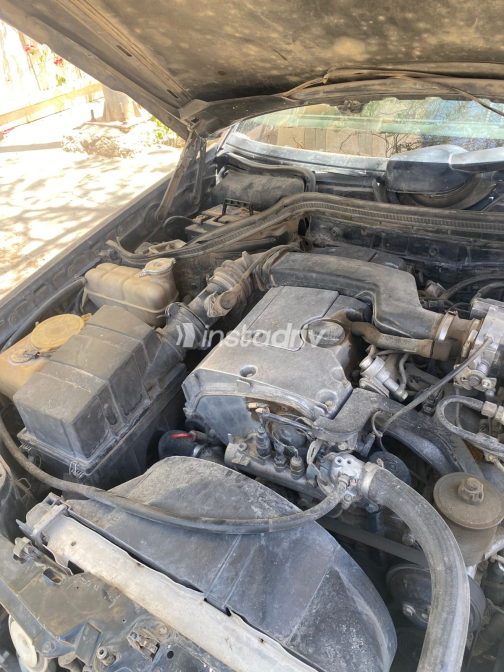 Mercedes E 200 1991 White Automatic Used for Sale in Greater Cairo ( Cairo + Giza) - 8