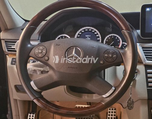 Mercedes E 250 2012 Black Automatic Used for Sale in Greater Cairo ( Cairo + Giza) - 5