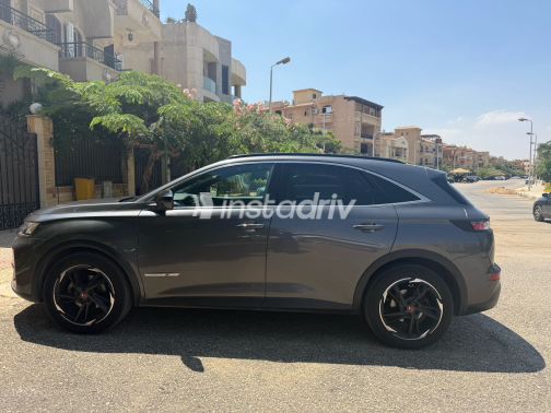 دى اس DS7 2022 رمادي غامق أوتوماتيك مستعملة للبيع في القاهرة الكبرى ( القاهرة - الجيزة) - 2
